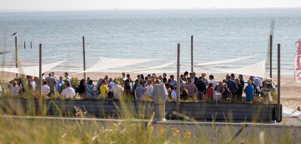 Borrel, lunch of diner aan zee