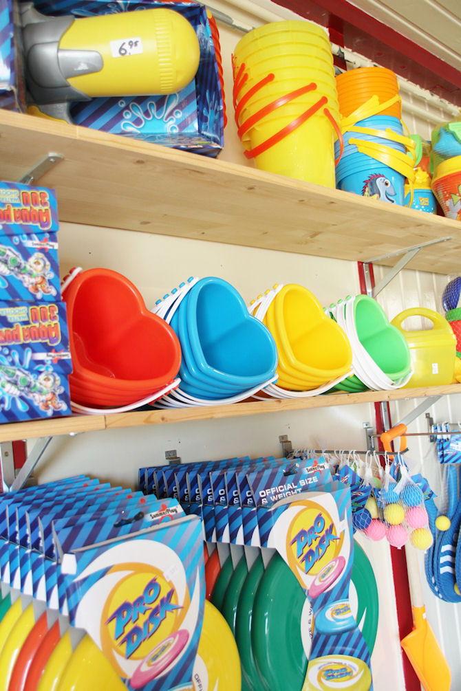Strandshop strand Vlissingen